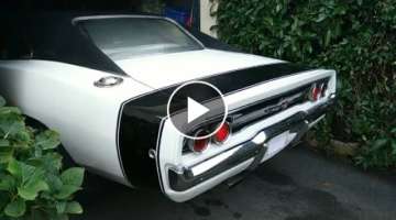 Dodge Charger 1968 440ci cold start - Fabulous sound