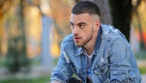 Si rrallë herë, Erik Fullani shfaqet krah djalit të tij, kush eshte nëna?
