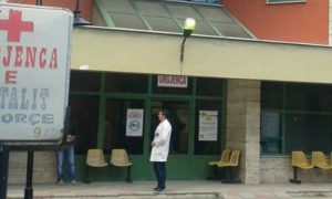 Çifti nga Korça shtrohen në spital pas natës së parë të martesës, arsyeja tr*ndit mjekët