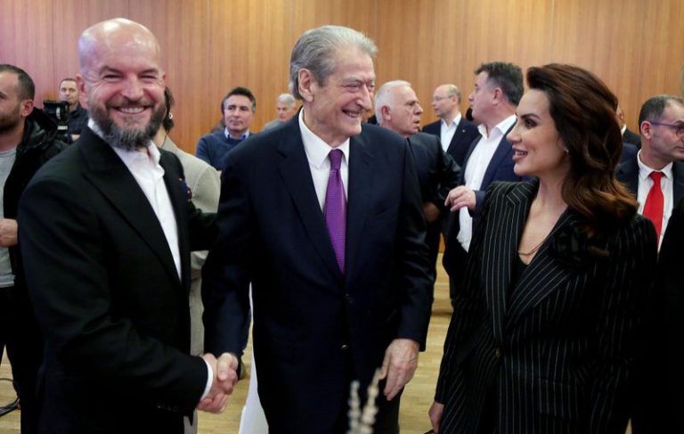 “Shqiptarët e jugut janë d*ele” – Alfred Lela: Rama do rrezohet, ja cfare do i ndodhe nga katoliket e veriut