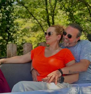 800-0-1753111143xola-361