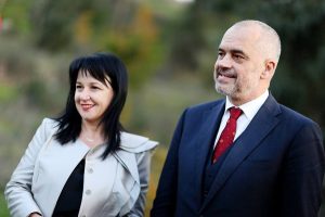 A po e bën gati Edi Rama të fusë gruan si deputete? Ja reagimi i papritur i Linda Ramës