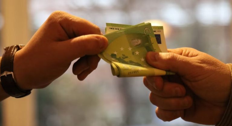 E bujshme! Arr*stohet zyrtari i njohur shqiptar