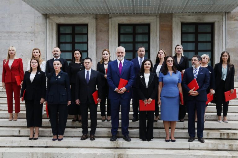 Ndodh e pab*sueshmja! Gruaja e ministrit nuk i ‘bindet’ Edi Rames, veprimi i saj po cmend rrjetin