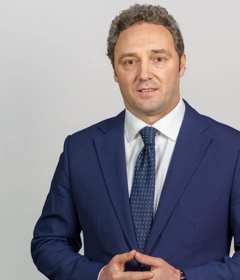 E frikshme! Bardh Spahia thyen këmbët, jep lajmin e rêndë