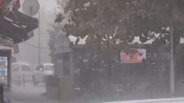 Cm*ndet moti tek ne! Stuhi të forta ere dhe shiu/Zonat qe perjetuan fortunë