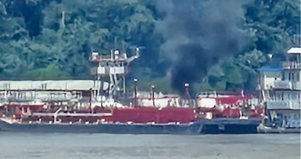 Bie helikopteri sipër varkës, vd*sin dy persona