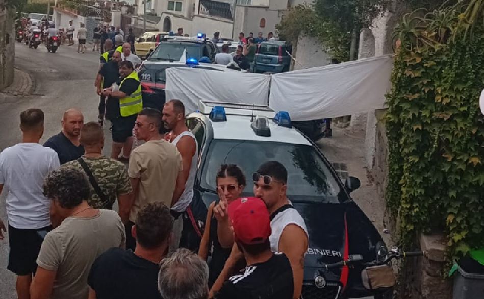 Zbardhet kr*mi m*kabër në Itali! Burri bëri m*sakër në familje për shkak të xhelozisë. Kë vr*u?