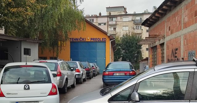Urgj*nte! Nga 1 nëntori, makinat me targa të huaja mund të qëndrojnë vetëm…