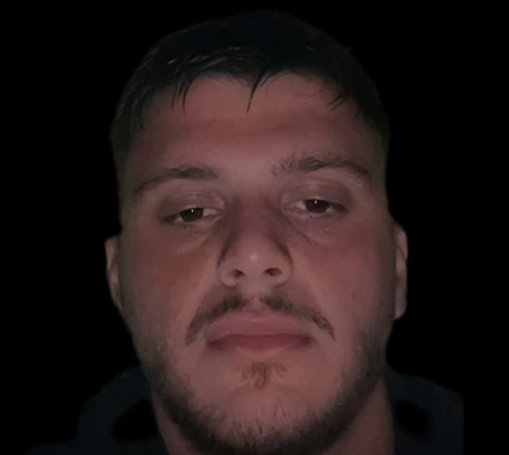 ” Deshi te me perdh* nonte”, tro ndit autori qe vr au me thi kê durrsakun