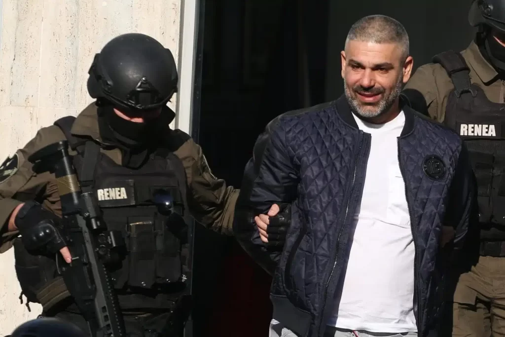 Safet Bajri feston 41-vjetorin në burgun e Reçit, merr surprizën e paimagjinueshme nga qielli