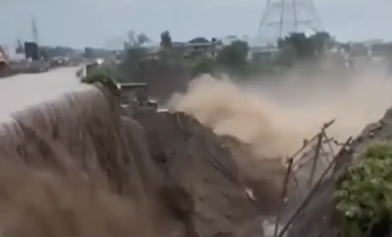 Rrëshqitje dheu vd*kjeprurëse dhe shira të rrëmbyeshëm, raportohet për 15 vik*ima! Uji merr para banesa dhe biznese