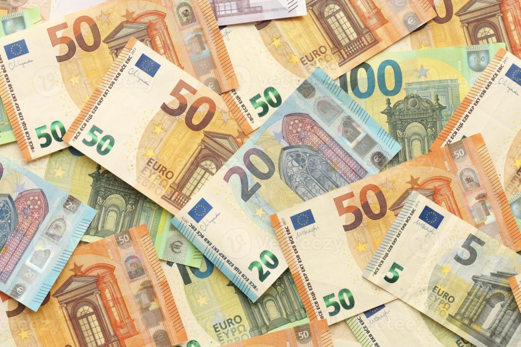 Lajm i keq per ju qe i keni, ja cpo ndodh me euron dhe dollarin