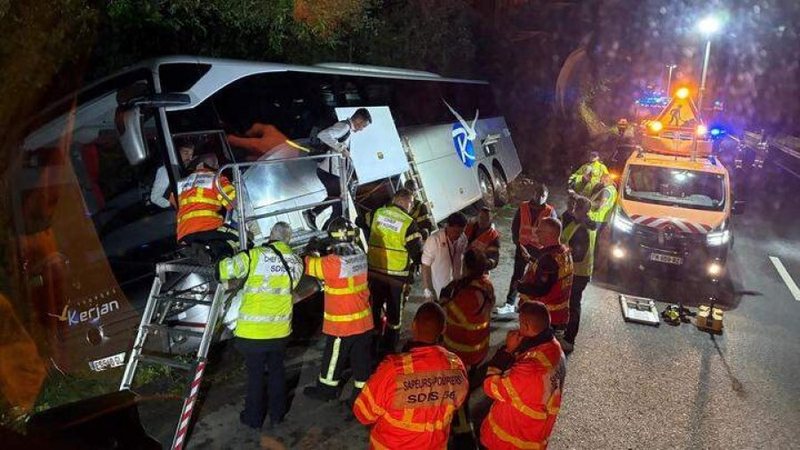 Bie në kanal autobusi i kombëtares, lojtarët përfundojnë në spital!