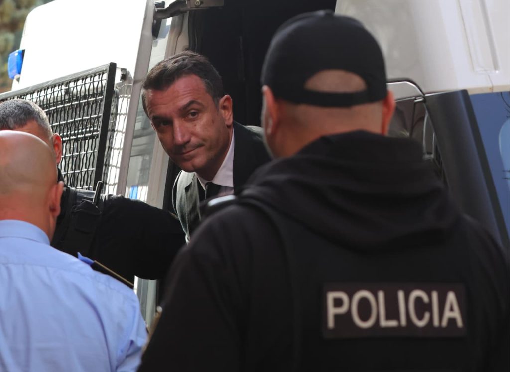 “Jam fy*r rëndë”- Erion Veliaj s*lmon anëtarët e PS me plot gojë: Lutem çdo natë për ta! Ti falë ose do i..