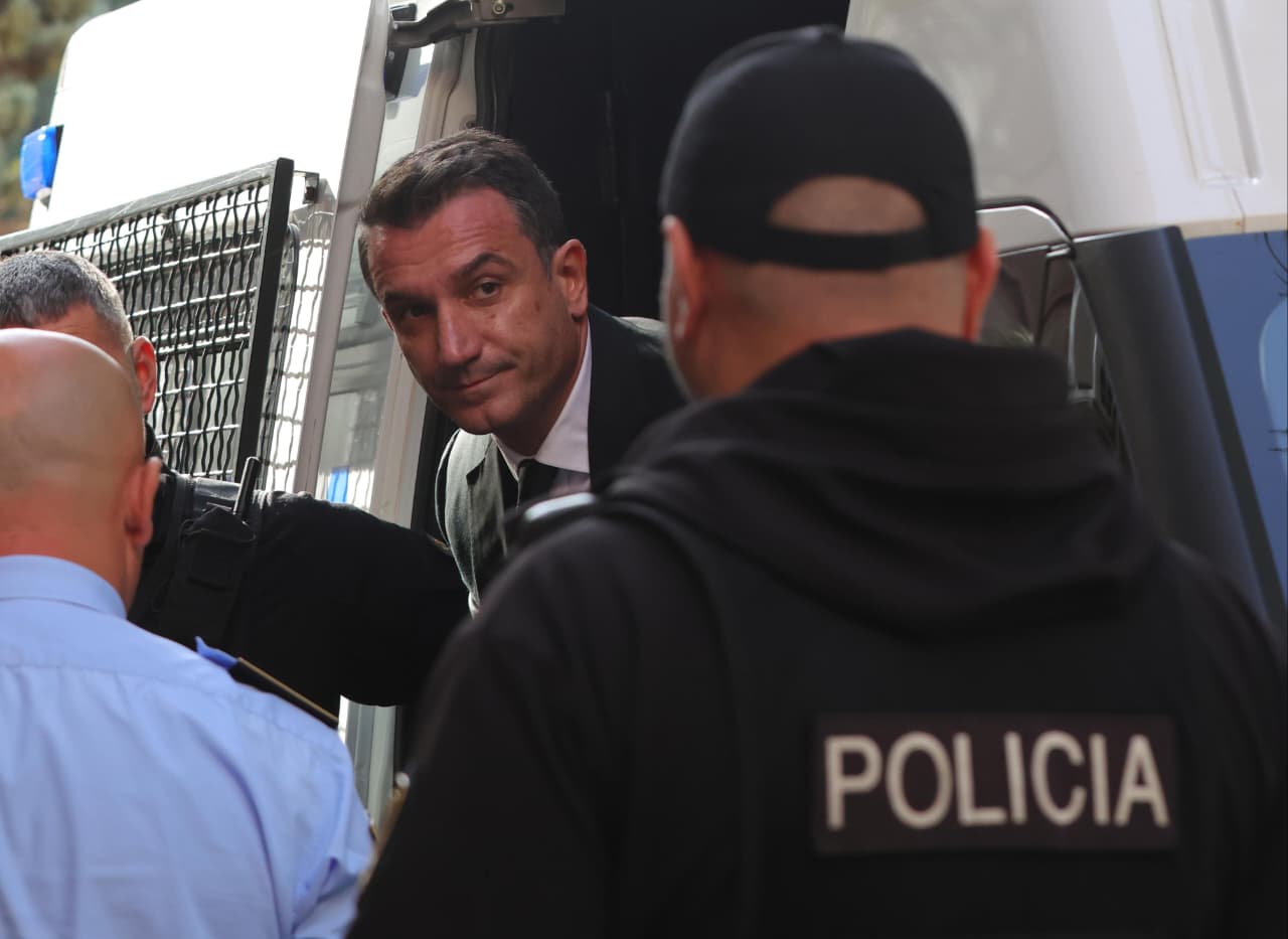 ‘Kam një USB në burg… Veliaj tr*ndit Ramen, dërgon mesazhin e fortë nga Gjykata Kushtetuese