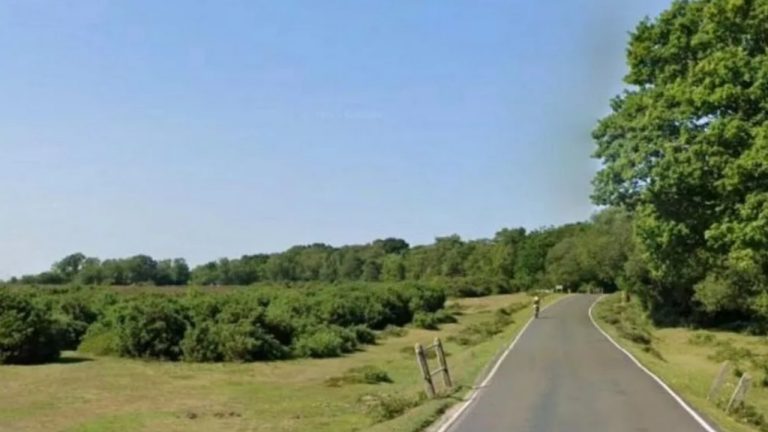 TR*NDITËSE, dy persona gjenden të vd*kur në një furgon…