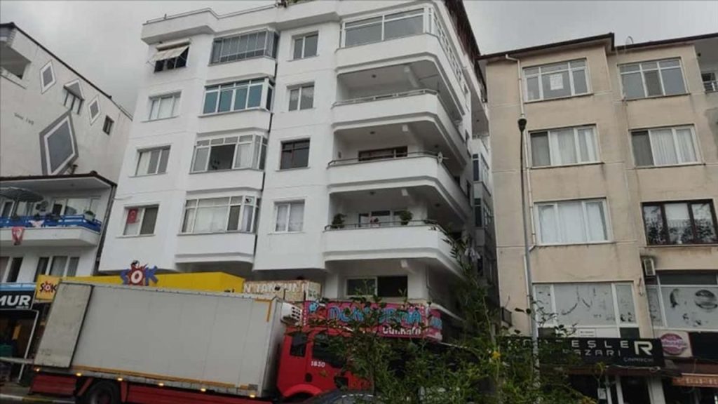 ” Hajde të kërcejmë!” – Humb jetën tr agjikisht këngëtarja e njohur, e rende çfarë zbuloi djali
