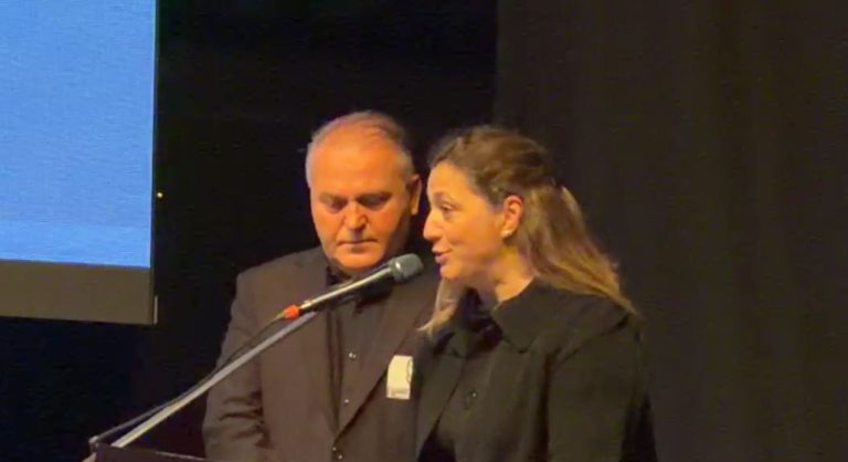 Motra në lot zbulon amanetin e dhimbshêm te Shpat Kasapit në ceremoninë mortore: Do e kryej unë!