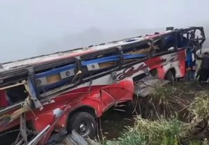 autobusi-ekuador-aksident