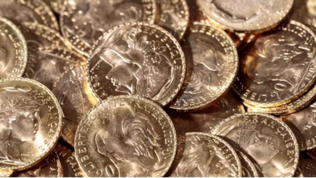 Fati ne dëren e shtëpisë! Qytetari zbulon ar me vlerë 700 milionë lekë ne kopshtin e tij