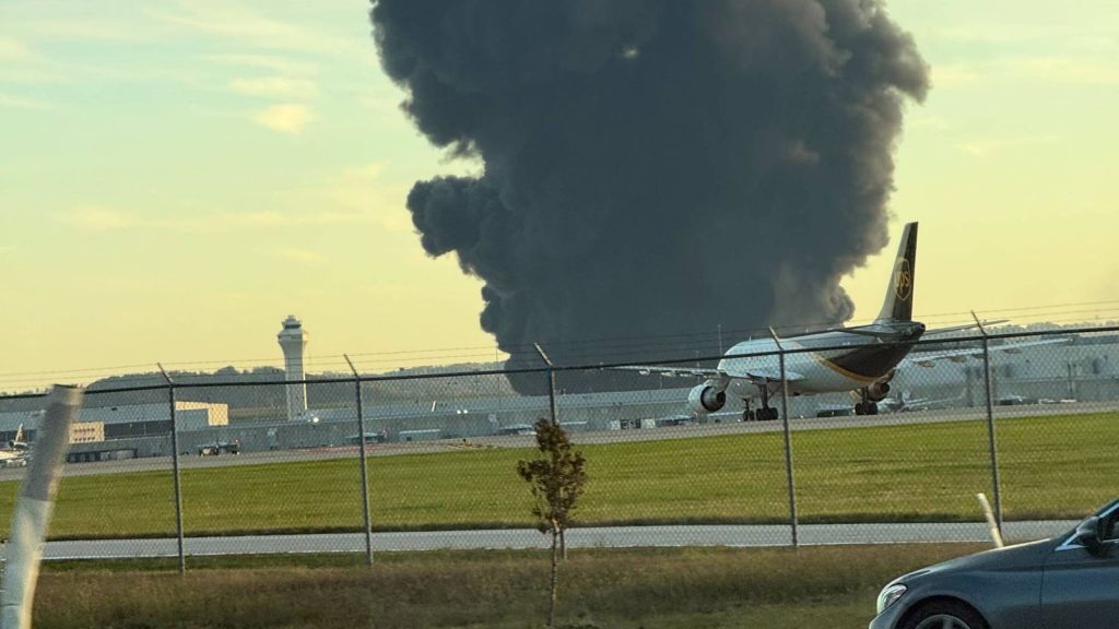Tr*gjedi, Shtatë të vd*kur dhe disa të plagosur nga rrëzimi i avionit(Video)