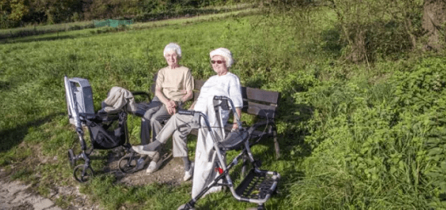 81 vjeçarja shkon të blejë 12 pako prez***ativësh. Farmacisti shtanget kur zbulon arsyen e saj!