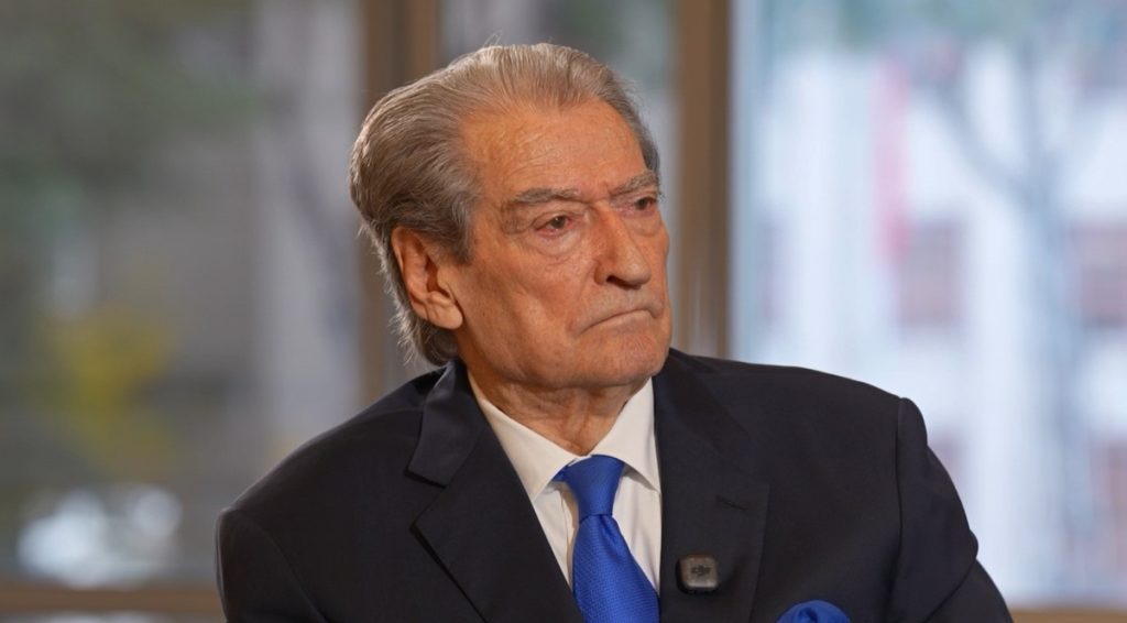 Berisha tr*ndit, tregon momentin kur flinte me a*me ne zyre: Kisha frike nga…