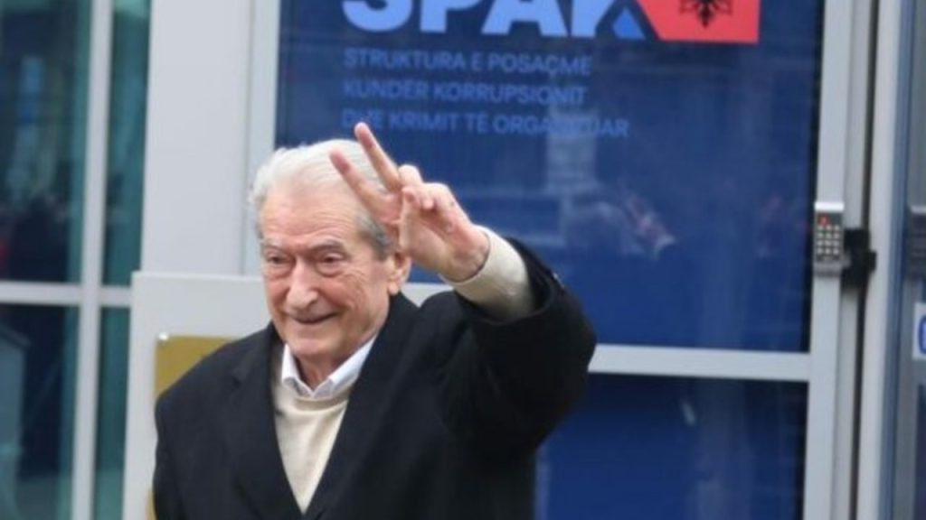 E bujshme! Në ditën e protestës, SPAK thërret Sali Berishën! Ja ARSYEJA E FORTE