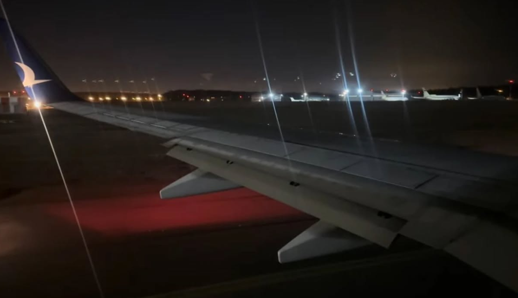 I FUNDIT! Avioni i nisur nga Aeroporti jonē del nga pista ne Stamboll, vjen njoftimi u*gjent