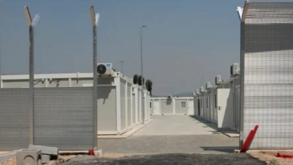 Në cilat qytete do të vendose kampet? Shqipëria parashikon ngritjen e 20 qendrave të reja pritëse për emigrantët nga Siria, Libani e Gaza