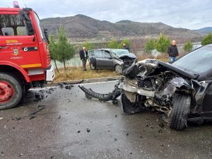 aksident-rrugor-perplasje-makina.1