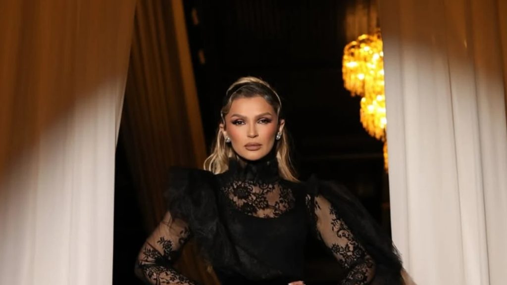 I v ranë nipin me th ikë në Angli, këngëtarja shqiptare në zi! Artistja bën dedikimin RREQETHES