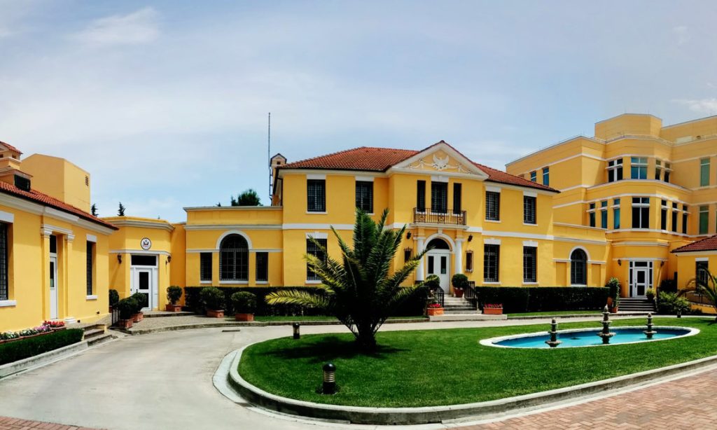 I fundit, Ambasada Amerikane del me njoftimin e fortê