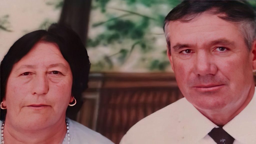 Fëmijët “hkmerren” ndaj babait, varrosin mamanë dhe
