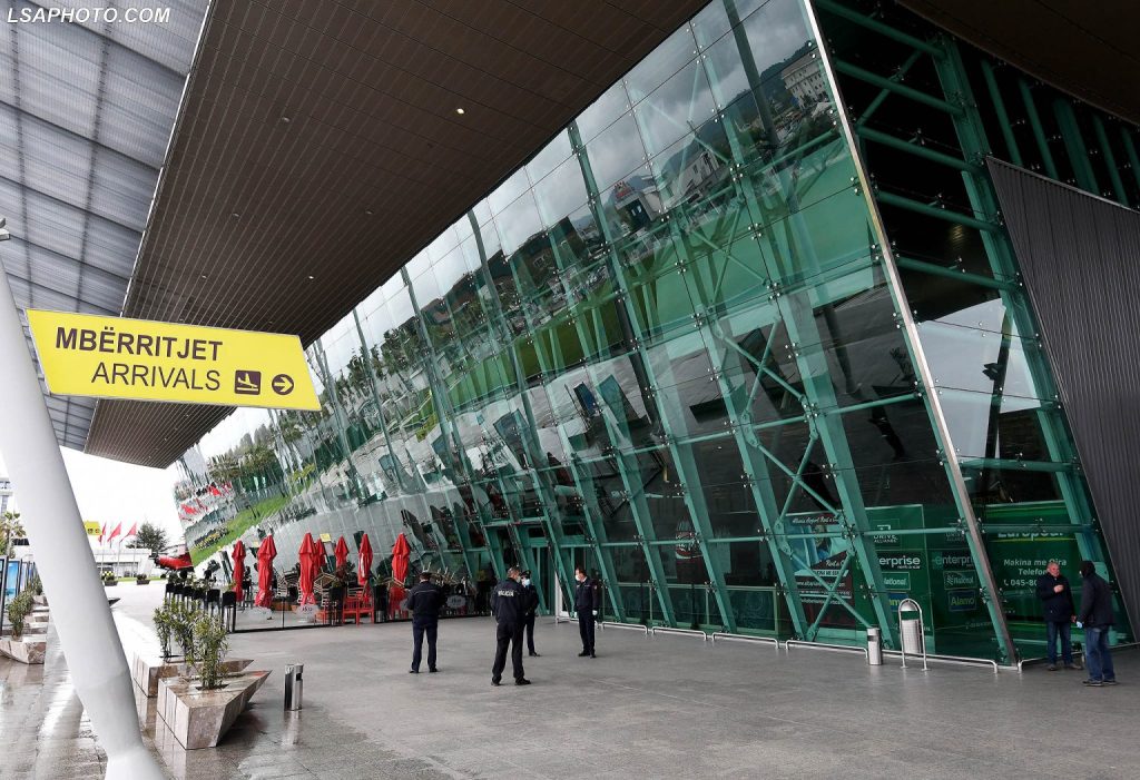 Aeroporti Ndërkombëtar i Tiranës del me njoftimin me rêndêsi