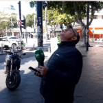 Avionët kalojnë sipër tij, gazetari Artur Bibe tmrrohet në transmetim live nga Izraeli