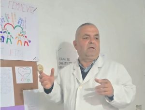 Bënte çdo ditë disa km në këmbë për të arritur te nxënësit, historia e trishtë e mësuesit nga Maliqi që u gjet i pajetë sot në mes të rrugës -640-0-bejleri-mesues-516