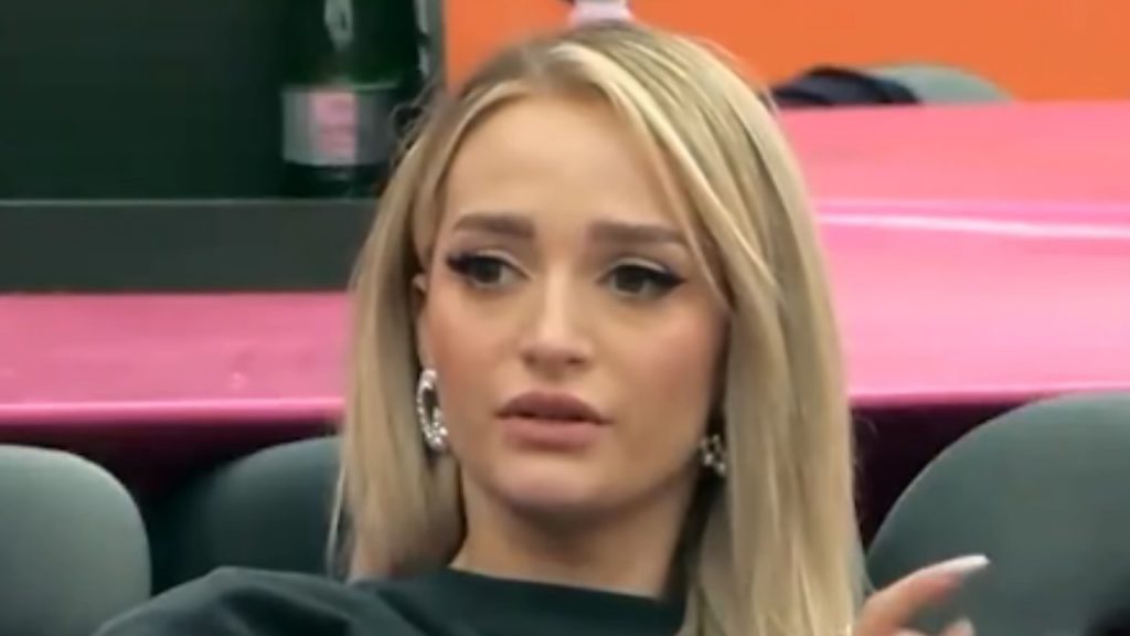 U aludua shumë se është në b urg, Selin Bollati poston FOTOT e para me babain e saj