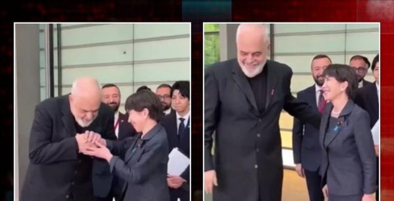 Ramës i dështon ‘skenari’ në Tokio, kryeministrja japoneze nuk e lejon t’i puthë dorën (Video)