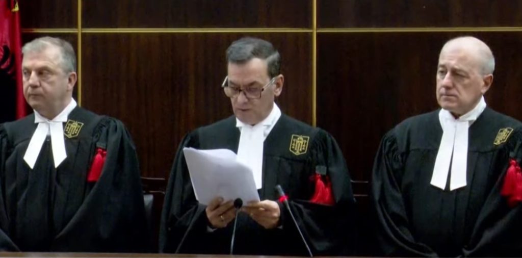 E BUJSHME! Do lirohen Meta e Veliaj? Gjykata e Larte merr papritur vendimin e fuqishem, qe prek te gjithe politikanet qe jane ne hetim
