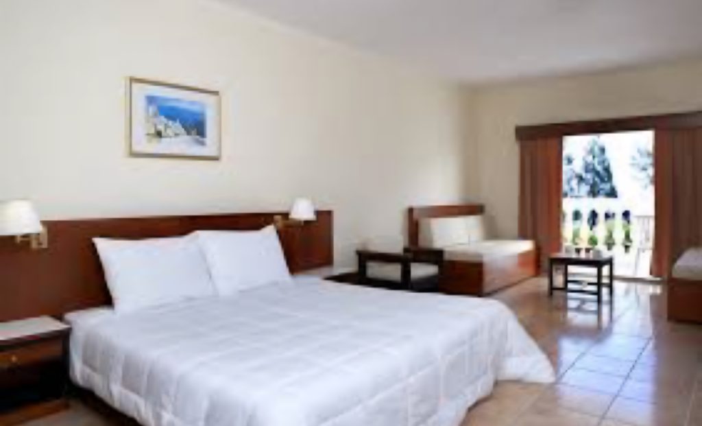 Humb jetën një person, dyshohet se rrëshqiti në dhomën e hotelit