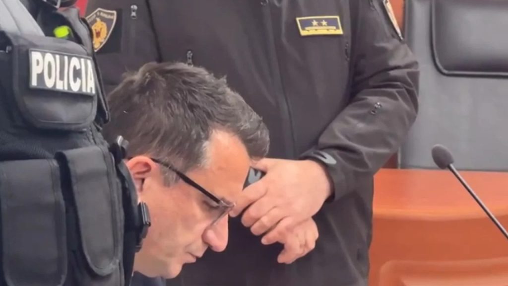 Pranoi se i dha telefonin Veliajt, ish-polici i Burgjeve në gjyq: U ndikova nga pushteti i kryebashkiakut