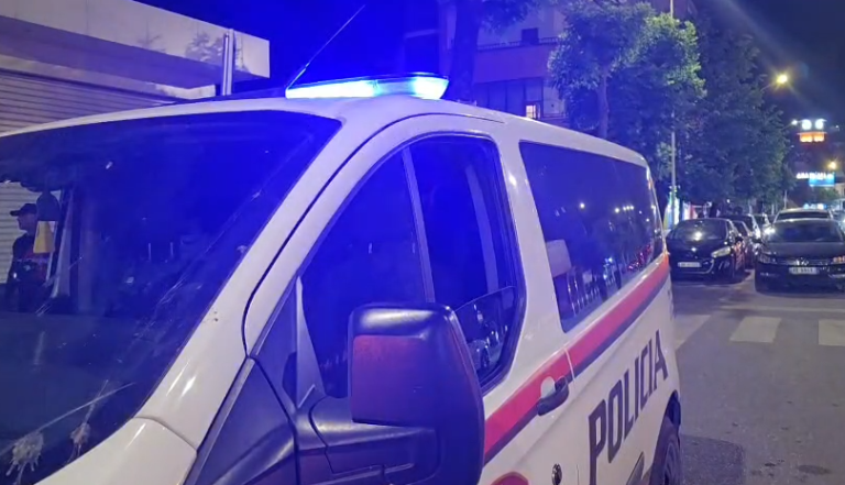 Vrasja që tronditi vendin, dyshohet gjakmarrje! Dy vite më parë i afërmi i viktimës ekzekutoi 20-vjeçarin pasi i kërkoi dorën e vajzës